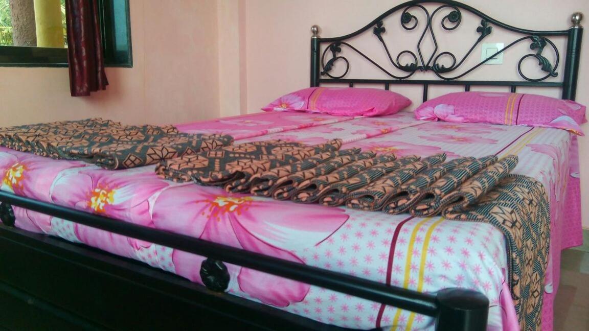 Saguntara Beach Homestay Vengurla Экстерьер фото